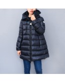 Moncler Suyen 連帽拉鍊外套 黑