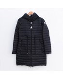 Moncler Barbel 長版縮腰連帽拉鍊外套 黑