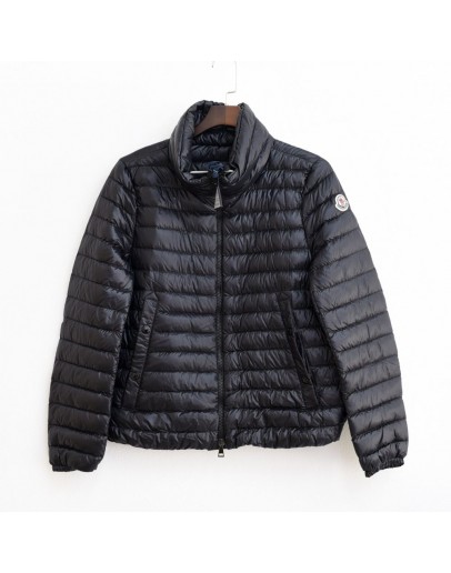 Moncler Basane 立領外套 黑