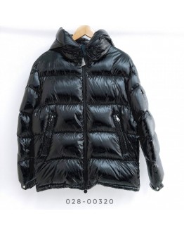 Moncler Ecrins 連帽羽絨外套 黑