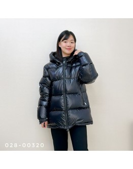 Moncler Ecrins 連帽羽絨外套 黑