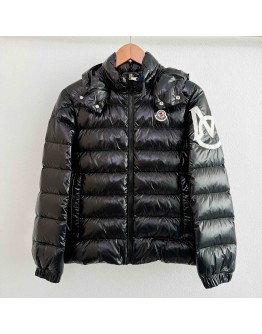 Moncler Saulx 小童左臂大logo 連帽外套 黑