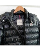 Moncler Saulx 小童左臂大logo 連帽外套 黑