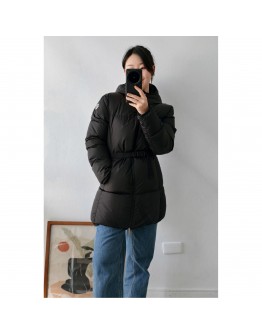 Moncler Sirli腰扣羽絨外套 黑