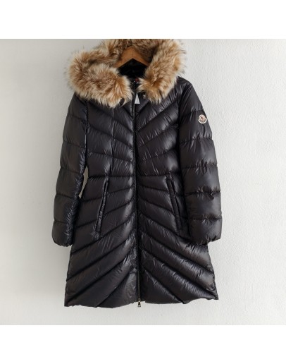 Moncler Chandre山字形長款羽絨外套