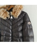 Moncler Chandre山字形長款羽絨外套