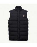Moncler Barthe 排扣男生背心 黑