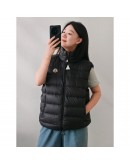  Moncler Rocoque立領刺繡字背心 黑