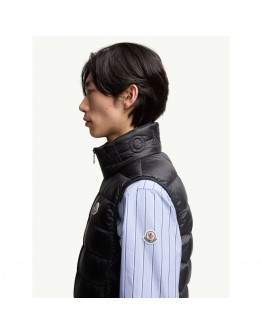  Moncler Rocoque立領刺繡字背心 黑