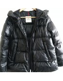 Moncler Serittes 女款連帽羽絨服 黑