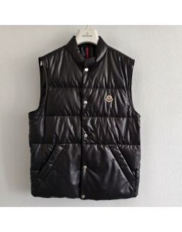 Moncler RESTIGO GILET 男款輕量羽絨背心 黑