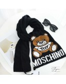 Moschino 大泰迪熊字母logo圍巾 50133 黑色 