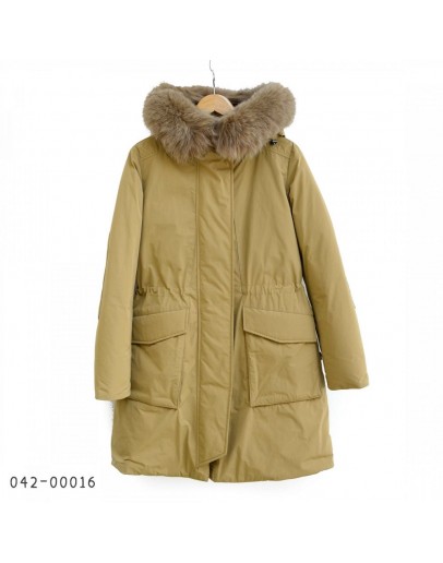 Woolrich 8926 羽絨外套 卡其色